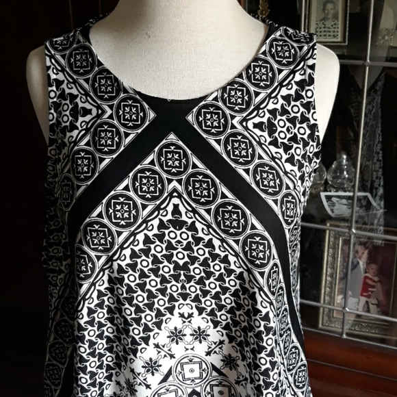 Coco Banco Black and White Patterned Top. - Picture 2 of 9